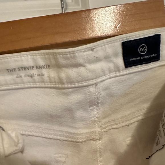 AG Stevie Ankle style white jeans perfect for spring & summer - Picture 3 of 4